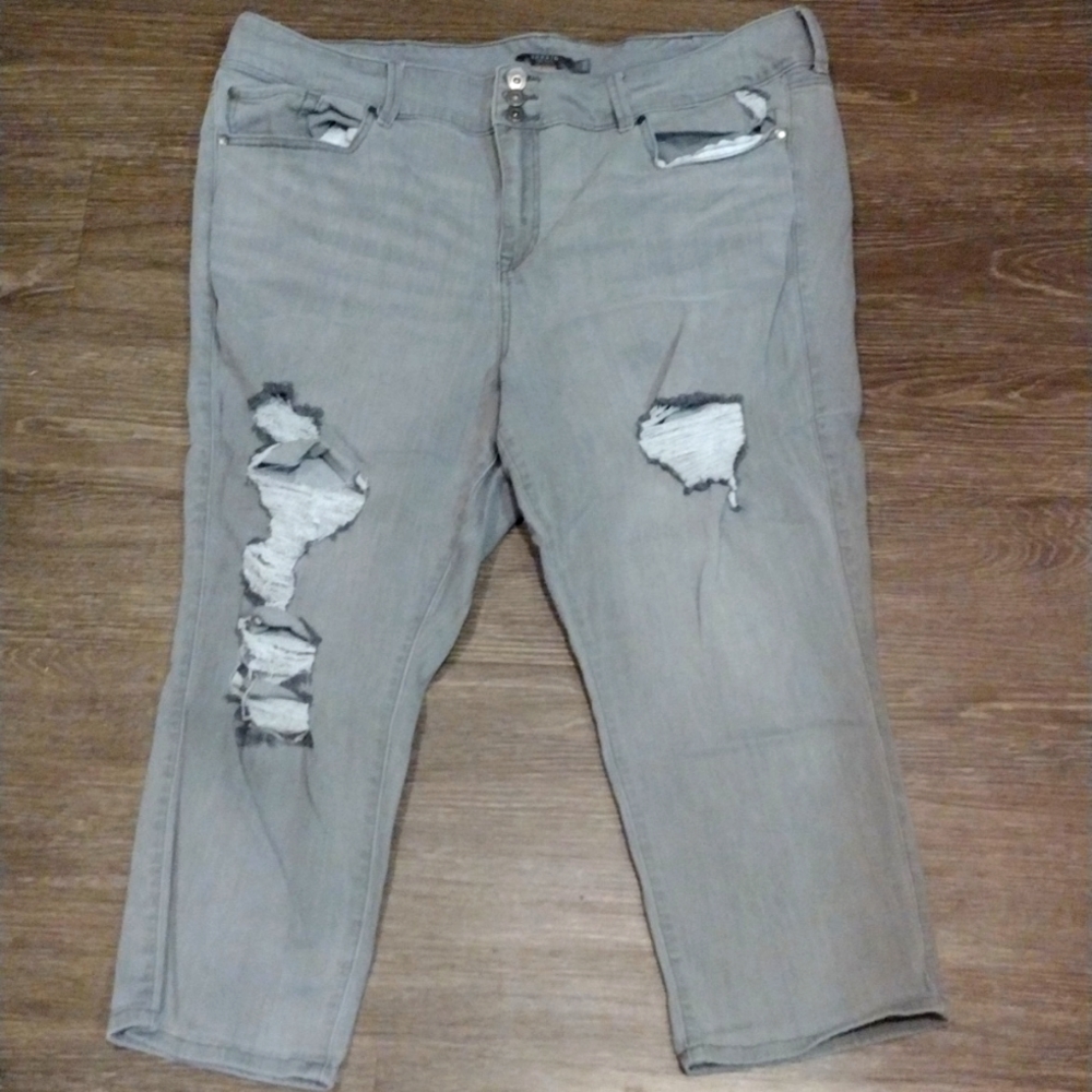 Torrid feel the fit crop jegging super soft size 24